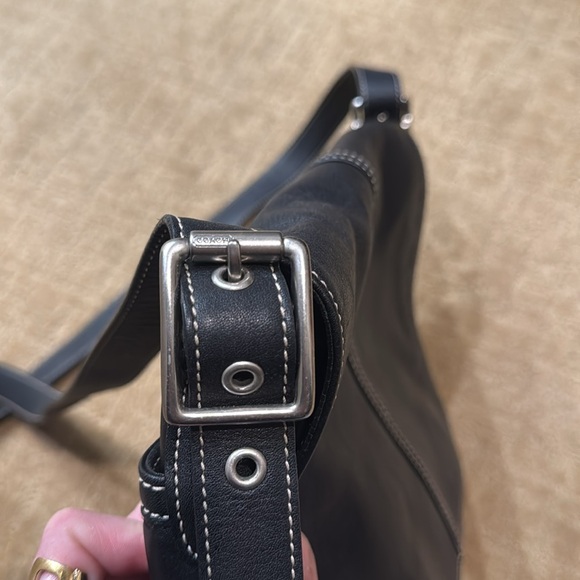 Coach Hamptons Black Leather Crossbody - Picture 2 of 6